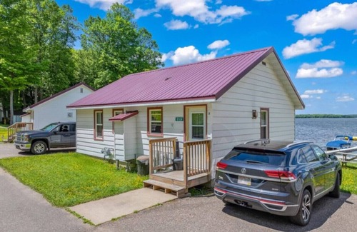 Phelps Cabin | TB 2 Thunder Bay Resort Cabin 2