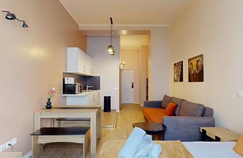 Quartier de la Porte-Saint-Denis Apartment | TBS 107 - Charming and elegant studio with balcony
