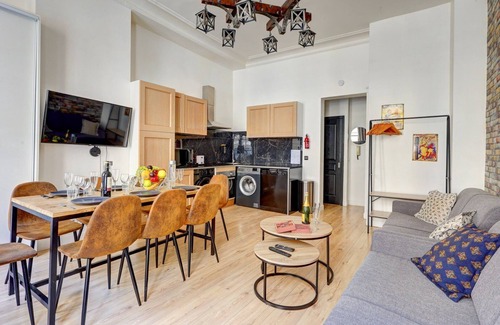 Quartier Sainte-Avoye Apartment | TBS 17 - Elegant 87 m² near the Louvre