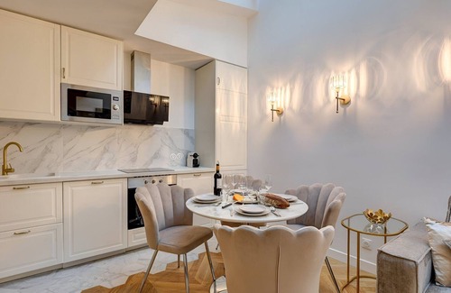 Champs-Elysees Apartment | TBS 204 - Prestigious suite near Champs-Élysées