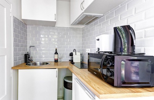 10th Arrondissement Apartment | TBS 22 - Pretty suite in the Canal Saint-Martin