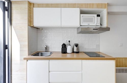 2nd Arrondissement Apartment | TBS 72 - Bright studio near the Marais district