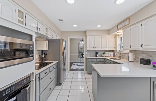 Denton House | TCH - 4BR/3BA Home in Denton - BB