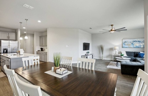 Denton House | TCH - Cozy 4BR/2BA home in Denton