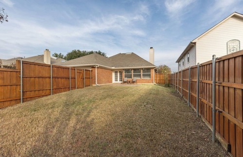 Lewisville House | TCH - Spacious 4bd/2ba home in Lewisville w/Office