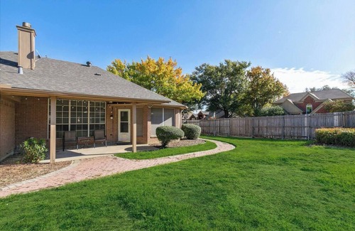 Lewisville House | TCH - Spacious 4bd/2ba in Lewisville w/Workspace