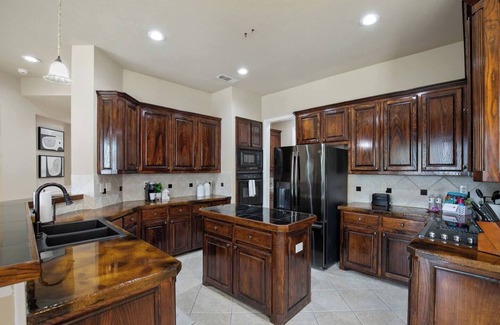 Fort Worth House | TCH - Spacious 5bd/4.5ba in Fort Worth with Office