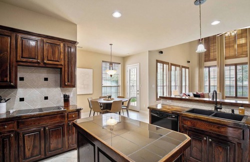 Fort Worth House | TCH - Spacious 5bd/4.5ba in Fort Worth with Office