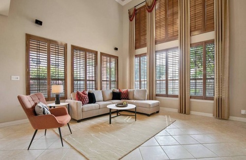Fort Worth House | TCH - Spacious 5bd/4.5ba in Fort Worth with Office