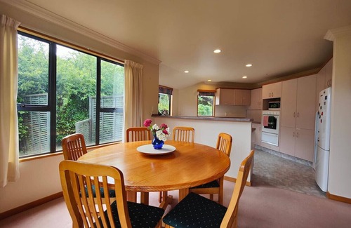 Te Anau House | Te Anau Dusky Delight