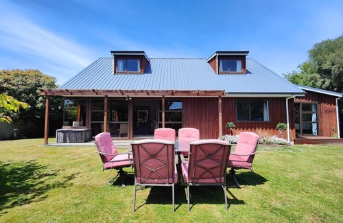 Te Anau House | Te Anau Happy Days Hideaway