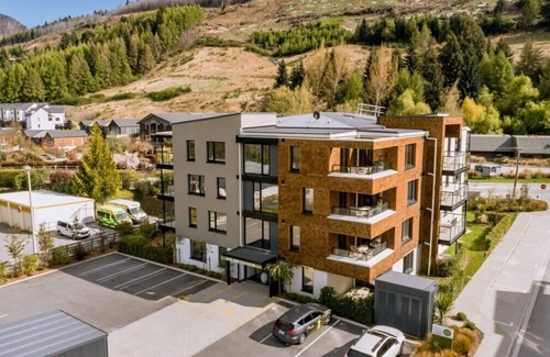 Arthur's Point Apartment | Te Awa at La Residence du Parc