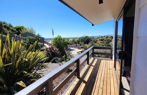 Havelock North House | Te Mata Peak Retreat/Central to HN & Local Venues/Clean, Comfortable, & Lux