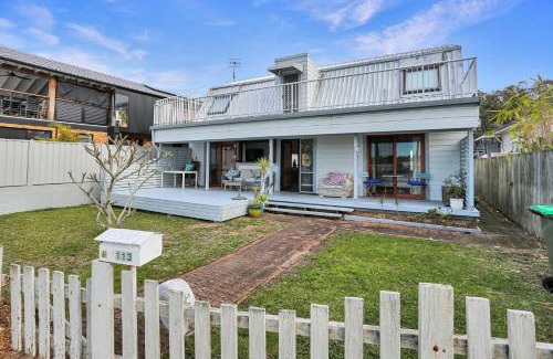 Tea Gardens House | Tea Garden Waterfront Bliss