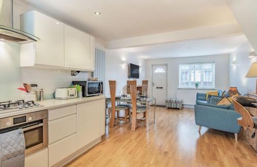 New Forest District House | Tea Pot Cottage