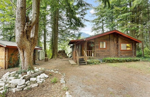 Gold Bar Cabin | Teague's Cabin on the River
