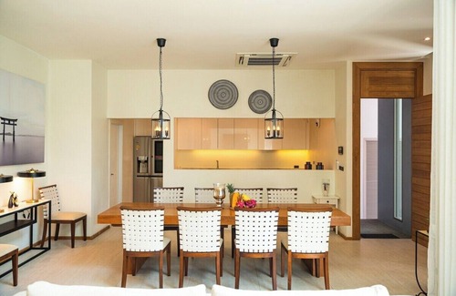 Choeng Thale Villa | Teak 5 Bedroom Luxurious Pool Villa, Bangtao Beach
