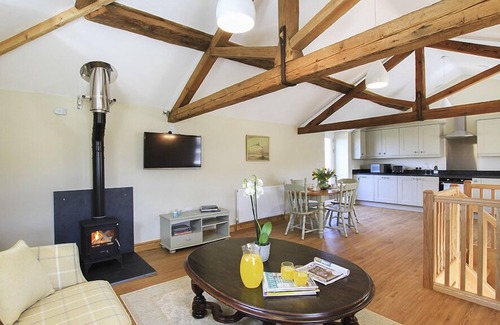 Menai Bridge Cottage | TEAL COTTAGE, pet friendly, with open fire in Menai Bridge