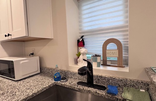 Simpsonville Cottage | Teal Door: Charming 2-bedroom cottage with WiFi, AC in fabulous Simpsonville