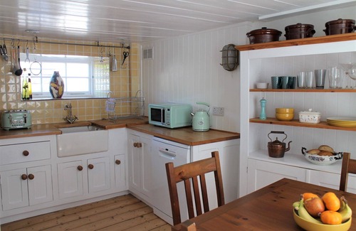 Polperro Cottage | Teana Cottage - sleeps 3 guests in 2 bedrooms