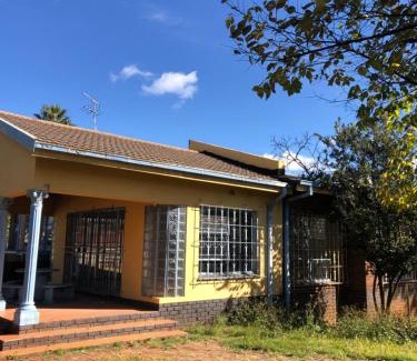Greater Johannesburg Metropolitan Area House | Tebogo Holiday Home