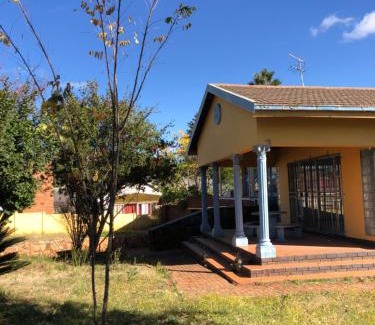 Greater Johannesburg Metropolitan Area House | Tebogo Holiday Home