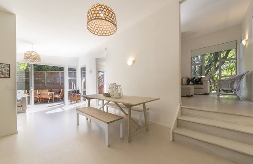Waiheke Island Cottage | Ted's Cottage near Little Oneroa Beach