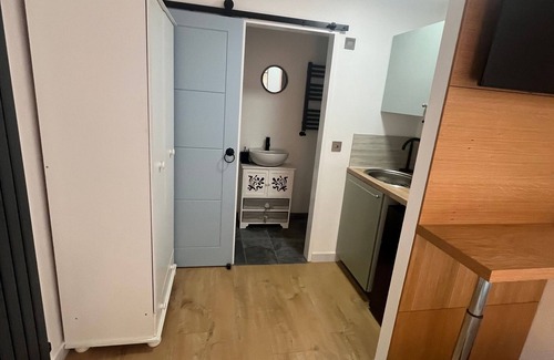 Richmond-upon-Thames Apartment | Teddington Little Secret