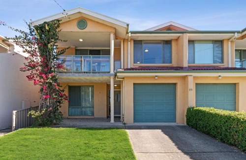 Broulee House | Teds at Broulee