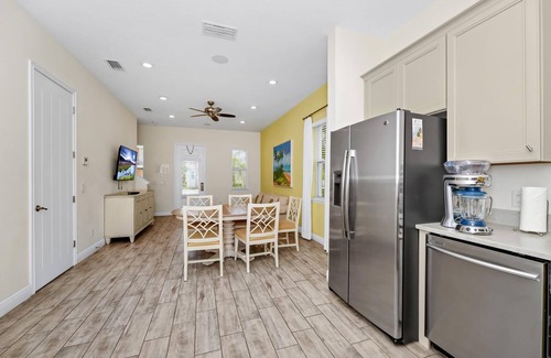 West Kissimmee Cottage | Teenie Bikini Cottage with Private Hot Tub near Disney with Margaritaville.