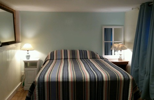 Buzzards Bay Cottage | Teeny Tiny Sweet Cottage by the Bay