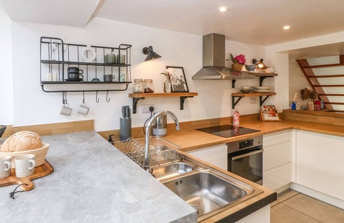 Newborough Cottage | TEGFAN, pet friendly, with a garden in Newborough