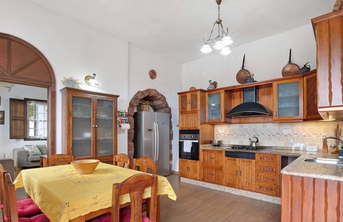 Tegueste Ski Chalet | 'Tegueste Entre Viñedos' with Mountain View, Private Terrace and Wi-Fi