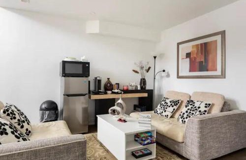 Churchill Meadows House | Tehreem's Luxurious Private Bedroom En Suite