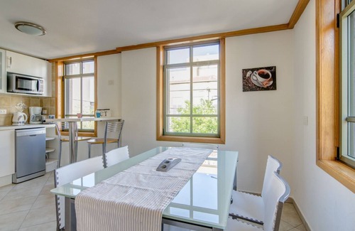 Kerem HaTeimanim Apartment | Tel Aviv 200 meters from the beach in a beautiful listed building