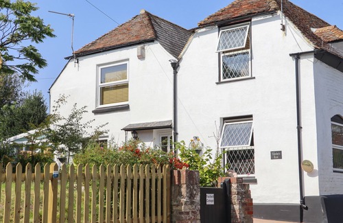 Ham Cottage | TEMBO'S REST, family friendly, with a garden in Eastry