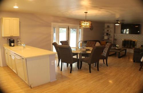 Tempe House | Tempe Escape with Heated Pool, Billiards & Firepit Fun