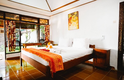 Candi Dasa Hotel | Temple Cafe & Seaside Cottages