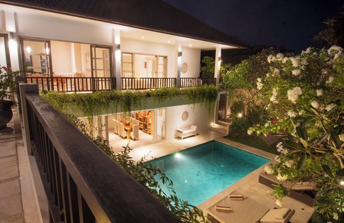 Batu Bolong Villa | Temple Estate; fully serviced 7 Bedroom villa, central Canggu close to the beach