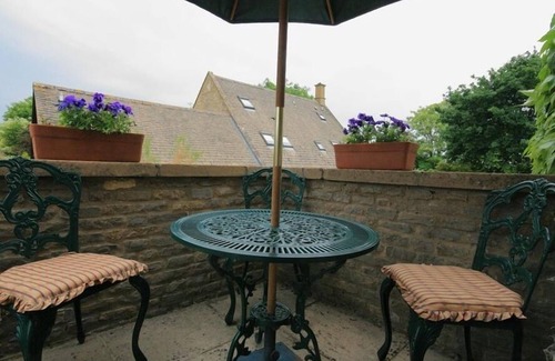 Broadwell Cottage | TEMPLE MEWS, family friendly, with a garden in Stow-On-The-Wold
