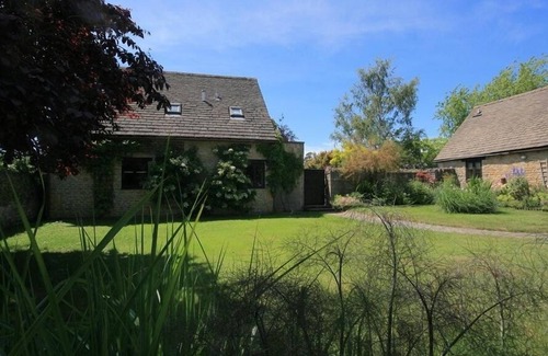 Broadwell Cottage | TEMPLE MEWS, family friendly, with a garden in Stow-On-The-Wold