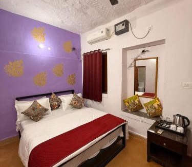 Amar Sagar Pol House | Temple View - Boutique Stay On Fort