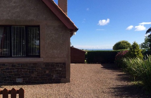 Coldingham Cottage | Templehall Cottage. Modern cottage with sea view