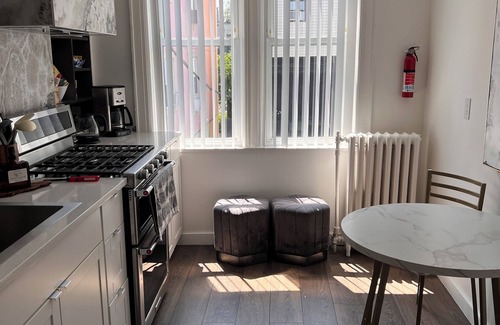 North Bergen Apartment | Ten minutes from NYC, MetLife,American dream and so much more.
