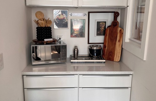 North Bergen Apartment | Ten minutes from NYC, MetLife,American dream and so much more.