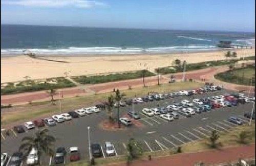 Durban Apartment | Tenbury Apartment 1 bdrm coastal side w/beach view