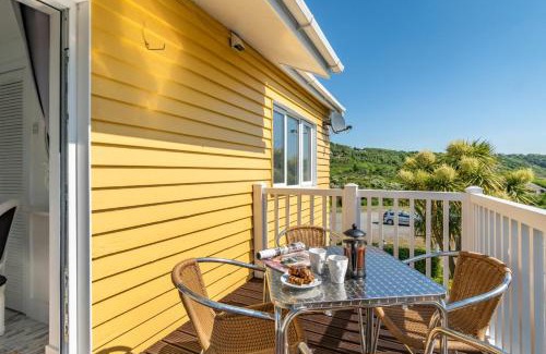 Pembroke House | Tenby Lodge