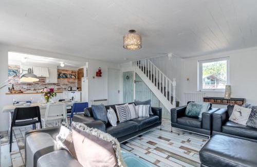 Pembroke House | Tenby Lodge