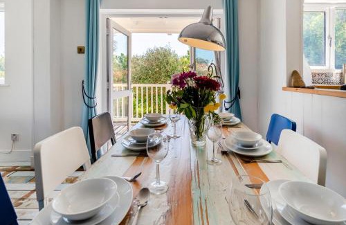 Pembroke House | Tenby Lodge
