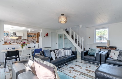 Pembroke House | Tenby Lodge - Three Bedroom House, Sleeps 6